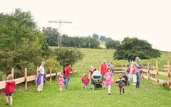 Familienwanderung ums Hotel