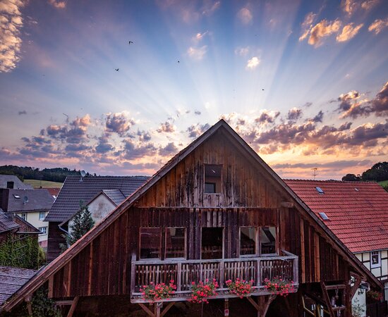 Sonnenuntergang über dem Familienhotel Ottonenhof