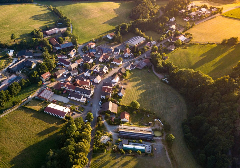Drohnenbildaufnahme von Diemelsee-Ottlar