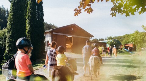 Reitausflug mit Kindern und Ponys