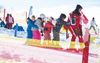 Kinder in der Skischule